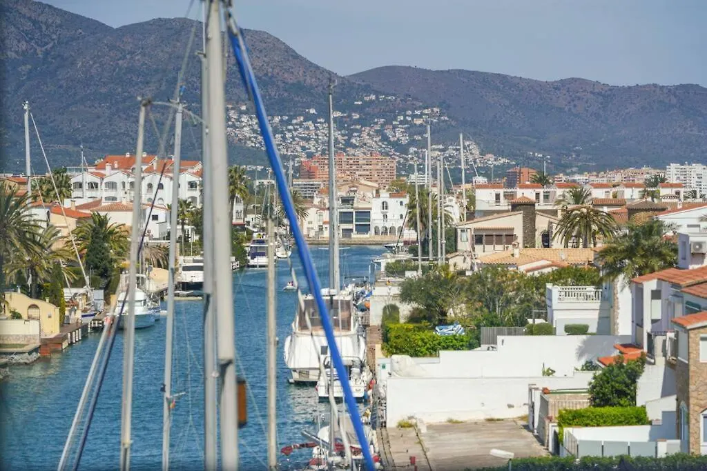 Magnifique Duplex, Vue Mer Et Canal By Welhomy Empuriabrava 0*,  Spanien